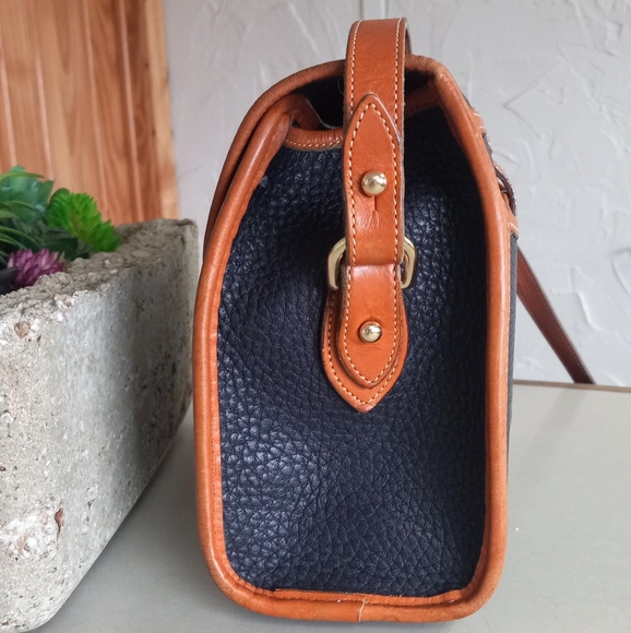 Dooney & Bourke Essex crossbody, Midnight Blue, 1993 - Picture 6 of 13